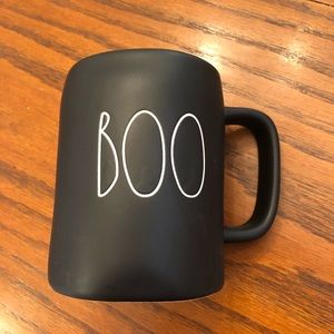 NWOT: 2018 Rae Dunn Boo Mug
